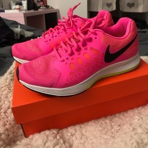 Nike Pegasus 31 Running Shoes. Pink Nike!
